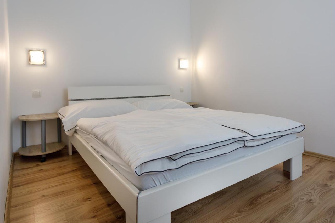 Apartments Lacic Krk Town Eksteriør billede